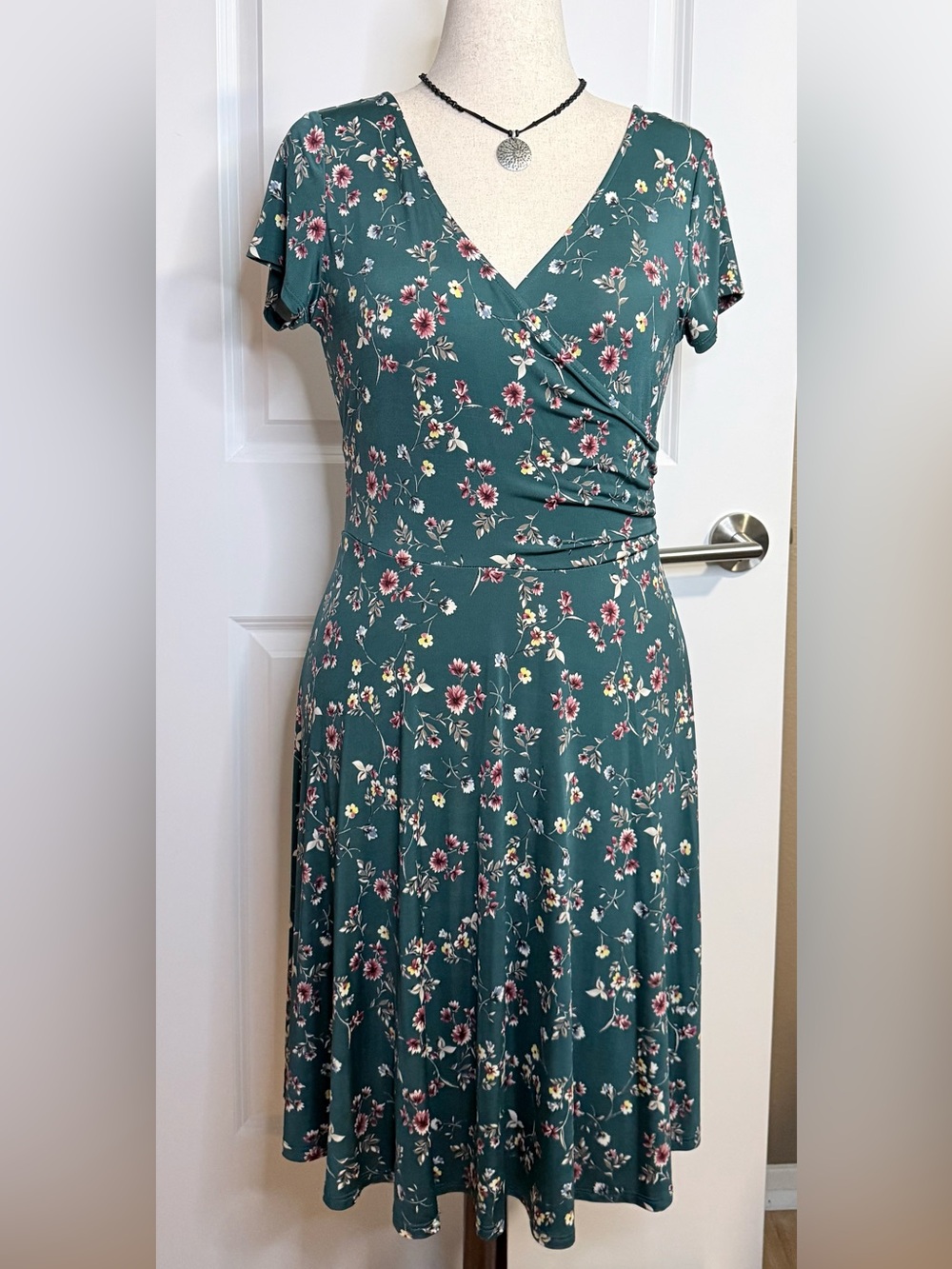 NWT Kaileigh Amandine Knit Teal Green Floral Wrap-Style Knee Length Dress L